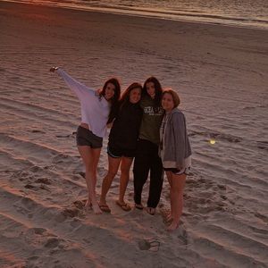 Meet your Posher, Elayna